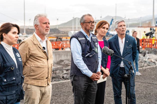 The Minister of Territorial Policy and Democratic Memory, Ángel Víctor Torres, the Director General of the World Health Organization WHO, Tedros Adhanom Ghebreyesus, the Minister of Health, Mónica García and the Minister of the Interior, Fernando Grande Marlaska attend to the media in the port of Granadilla, on May 10, 2026, in Granadilla de Abona, Tenerife, Canary Islands Spain Mónica García has assured this Sunday that the ship affected by the hantavirus outbreak, on the MV Hondius, will be able to leave late in the afternoon of Monday, after all the repatriations have been completed The last to disembark from the ship this Sunday were the group of North Americans, and so far, 94 people of 19 different nationalities have disembarked from Copyright: xEuropaxPressxCanariasx 7513685