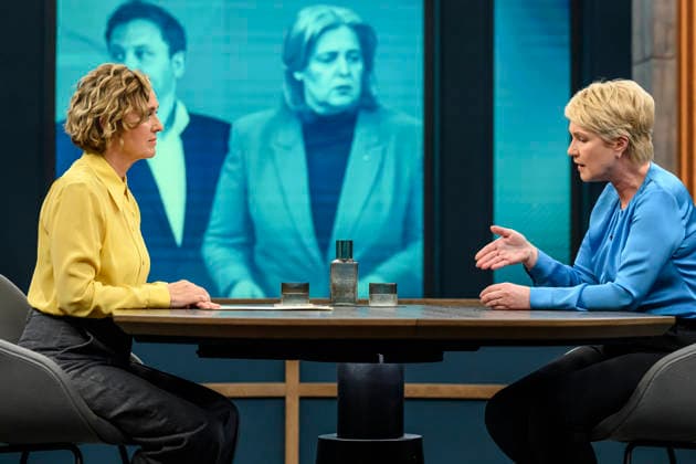 in the picture from l Caren Miosga, Manuela Schwesig, Minister President Mecklenburg Vorpommern, SPD, GER, Berlin, Studio, guest of Caren Miosga, Polittalk, TV, format, recording, Das Erste, recorded, from Adlershof at Studio 20, topic How does the SPD want to regain trust, Ms. Schwesig 10 05 2026 Copyright: HMBxMedia UwexKoch