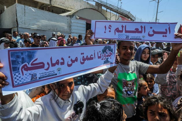 Palestinians attend the National Return Festival held within the 78th anniversary of the Nakba KHAN YUNIS, GAZA, PALESTINE - MAY 11: Palestinians gather to attend the ‘National Return Festival’ organized by the Department of Refugee Affairs affiliated with the Palestine Liberation Organization to commemorate the 78th anniversary of the Nakba in Khan Yunis, Gaza, Palestine on May 11, 2026. Abed Rahim Khatib Anadolu Khan Yunis Gaza. Editorial use only. Please get in touch for any other usage.  Copyright: x2026xAnadoluxAbedxRahimxKhatibx