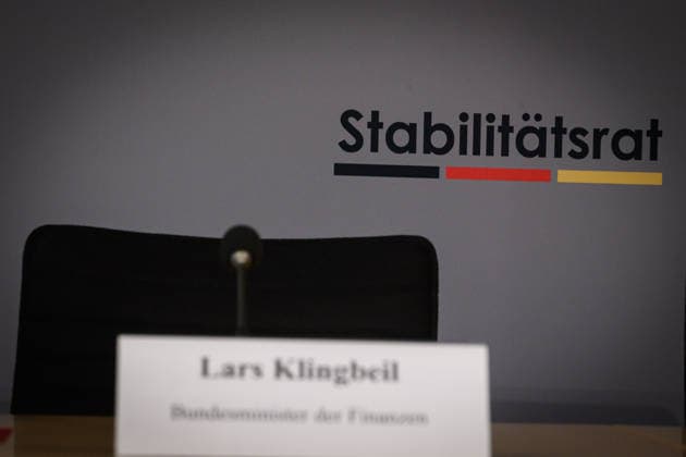 Berlin, Press conference on the 35th meeting of the Stability Council with Lars Klingbeil Press conference on the 35th meeting of the Stability Council with Finance Minister Lars Klingbeil SPD , Thiess Büttner Chairman of the