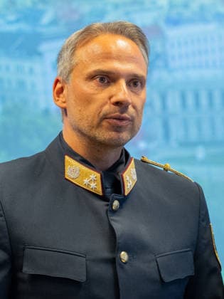 20260511 Lokalaugenschein im ESC-Einsatzstab der Landespolizeidirektion Wien WIEN, OESTERREICH - MAI 11: Landespolizeivizepraesident Wien, Dieter Csefan beim Lokalaugenschein - im ESC-Einsatzstab der Landespolizeidirektion Wien in der Landespolizeidirektion Wien am 11. Mai 2026 in Wien, Oesterreich. 260511_SEPA_10_033 Copyright: xMichaelxIndrax SEPAxMedia