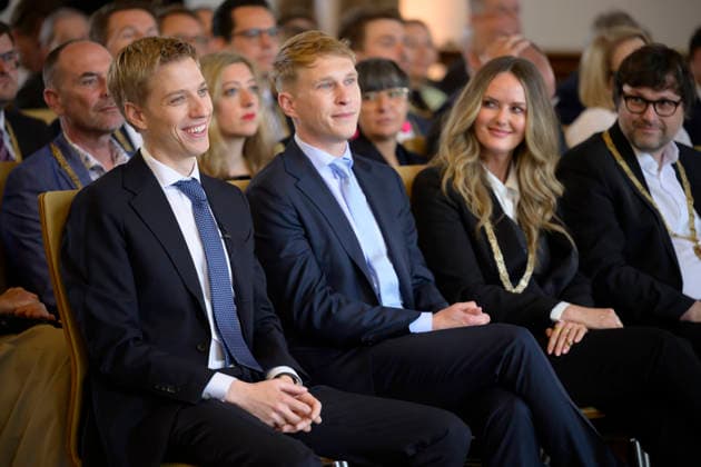 From left Mayor Dominik Krause and his friend Sebastian Müller, next to them Mona Fuchs Greens Festive opening session of the City Council of the City of Munich term of office 2026 to 2032 in the ballroom of the old City Hall, Munich 11 05 2026