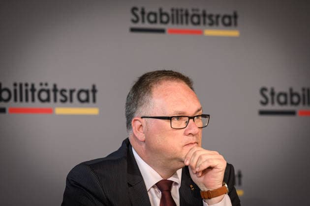 Berlin, Press conference on the 35th meeting of the Stability Council with Lars Klingbeil Press conference on the 35th meeting of the Stability Council with Finance Minister Lars Klingbeil SPD , Thiess Büttner Chairman of the