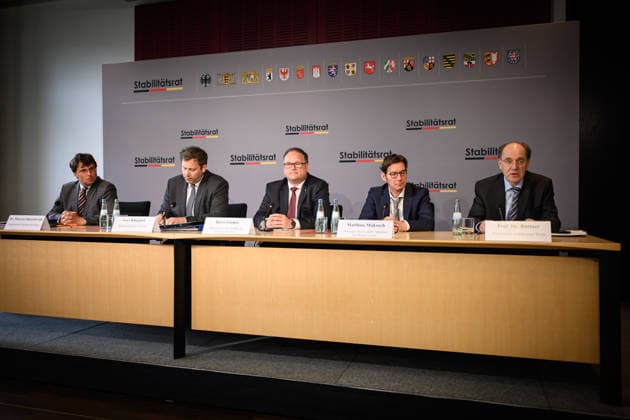 Berlin, Press conference on the 35th meeting of the Stability Council with Lars Klingbeil Press conference on the 35th meeting of the Stability Council with Finance Minister Lars Klingbeil SPD , Thiess Büttner Chairman of the