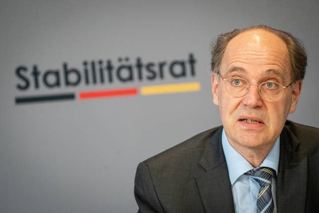 Thiess Büttner, Chairman of the Stability Council Press conference on the meeting of the Stability Council with the Federal Minister of Finance in the Bundesrat building, Berlin Berlin Germany Bundesrat building