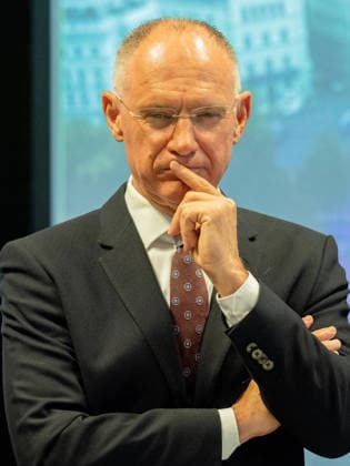 20260511 Lokalaugenschein im ESC-Einsatzstab der Landespolizeidirektion Wien WIEN, OESTERREICH - MAI 11: Bundesminister fuer Inneres Gerhard Karner (OeVP) beim Lokalaugenschein - im ESC-Einsatzstab der Landespolizeidirektion Wien in der Landespolizeidirektion Wien am 11. Mai 2026 in Wien, Oesterreich. 260511_SEPA_10_055 Copyright: xMichaelxIndrax SEPAxMedia