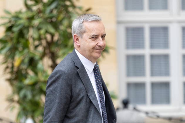Ministerial Meeting on Hantavirus at Matignon - Paris Denis Robin, Director-General of the Ile-de-France Regional Health Agency, arrives at the Hotel de Matignon for a briefing on the hantavirus situation, in Paris, on 11 May 2026. Photos by Jeremy Paoloni ABACAPRESS.COM Paris France  Copyright: xPaolonixJeremy ABACAx