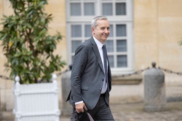 Ministerial Meeting on Hantavirus at Matignon - Paris Denis Robin, Director-General of the Ile-de-France Regional Health Agency, arrives at the Hotel de Matignon for a briefing on the hantavirus situation, in Paris, on 11 May 2026. Photos by Jeremy Paoloni ABACAPRESS.COM Paris France  Copyright: xPaolonixJeremy ABACAx