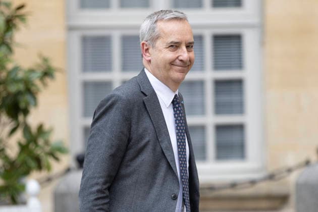 Ministerial Meeting on Hantavirus at Matignon - Paris Denis Robin, Director-General of the Ile-de-France Regional Health Agency, arrives at the Hotel de Matignon for a briefing on the hantavirus situation, in Paris, on 11 May 2026. Photos by Jeremy Paoloni ABACAPRESS.COM Paris France  Copyright: xPaolonixJeremy ABACAx