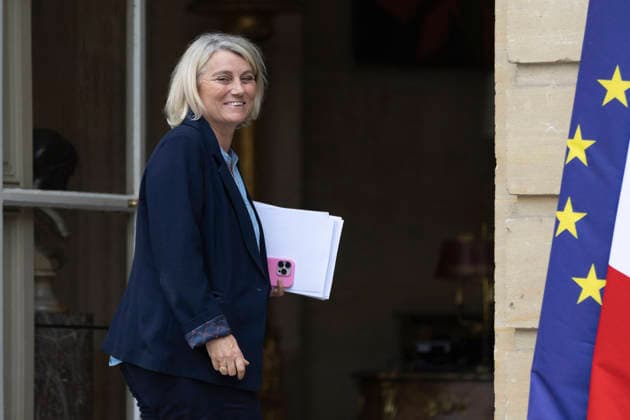 Ministerial Meeting on Hantavirus at Matignon - Paris Stephanie Rist, the Health Secretary, arrives at the Hotel de Matignon for a briefing on the hantavirus situation, in Paris, on 11 May 2026. Photos by Jeremy Paoloni ABACAPRESS.COM Paris France  Copyright: xPaolonixJeremy ABACAx