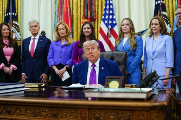 DC: President Trump participates in a Maternal Healthcare Event President Donald Trump speaks during an event promoting maternal healthcare in the Oval Office of the White House in Washington D.C., on Monday, May 11, 2026. President Trump is meeting with healthcare workers as his administration launches Moms.gov to highlight resources for unexpected pregnancies. (Photo by Aaron Schwartz Pool ABACAPRESS.COM) Washington District of Columbia United States  Copyright: xPool ABACAx