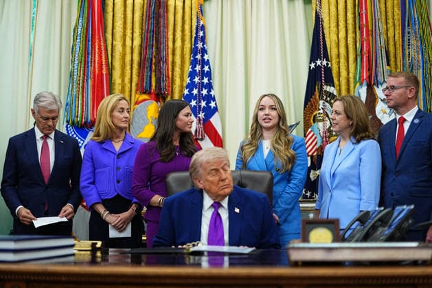 DC: President Trump participates in a Maternal Healthcare Event President Donald Trump hosts an event promoting maternal healthcare in the Oval Office of the White House in Washington D.C., on Monday, May 11, 2026. President Trump is meeting with healthcare workers as his administration launches Moms.gov to highlight resources for unexpected pregnancies. (Photo by Aaron Schwartz Pool ABACAPRESS.COM) Washington District of Columbia United States  Copyright: xPool ABACAx