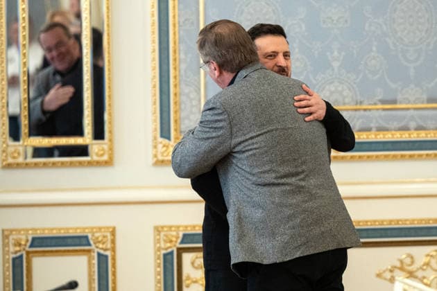 President of Ukraine Volodymyr Zelenskyy (L) and Germany’s Federal Minister of Defence Boris Pistorius share an embrace during their meeting in Kyiv, Ukraine, on 11 May 2026. Key topics included the development of joint weapons production projects, the signing of the Drone Deal, and support for air defence and energy. (Photo by Danylo Antoniuk Ukrinform) Meeting of Ukrainian President and German Defence Minister in Kyiv  Copyright: xDanyloxAntoniukx