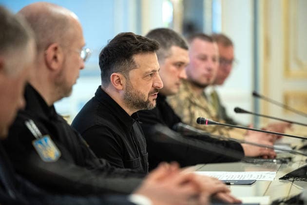 President of Ukraine Volodymyr Zelenskyy attends a meeting with Germany’s Federal Minister of Defence Boris Pistorius in Kyiv, Ukraine, on 11 May 2026. Key topics included the development of joint weapons production projects, the signing of the Drone Deal, and support for air defence and energy. (Photo by Danylo Antoniuk Ukrinform) Meeting of Ukrainian President and German Defence Minister in Kyiv  Copyright: xDanyloxAntoniukx