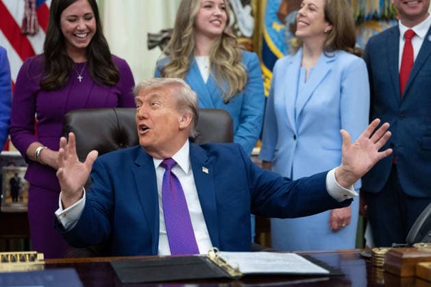 President Trump holds maternal healthcare event in Oval Office President Donald Trump gives remarks during an event promoting maternal healthcare in the Oval Office of the White House in Washington D.C., on Monday May 11, 2026. President Trump is meeting with healthcare workers as his administration launches Moms.gov to highlight resources for unexpected pregnancies. (Photo by Aaron Schwartz Pool ABACAPRESS.COM) Washington District of Columbia United States  Copyright: xPool ABACAx