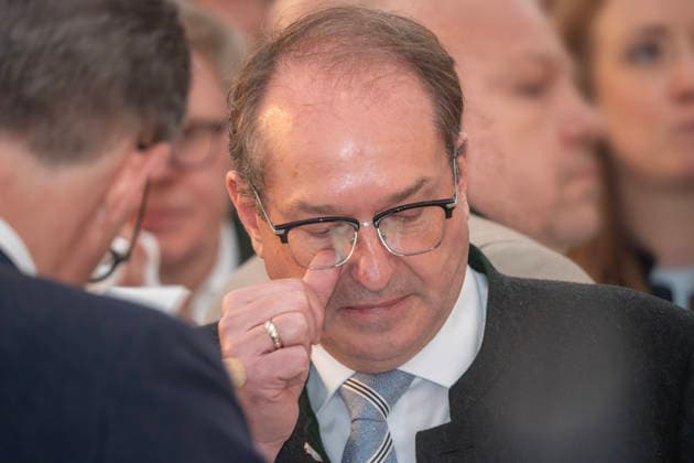 Alexander Dobrindt, CSU, Federal Minister of the Interior, CSU event in a packed beer tent, as part of the Truderinger Festwoche, Bavarian folk festival, Munich, 11 May 2026 Germany, Munich, 11 May 2026, Alexander Dobrindt, 55, CSU, Federal Minister of the Interior, guest of hono