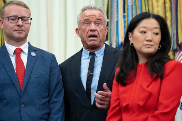 May 11, 2026, Washington, District Of Columbia, USA: United States Secretary of Health and Human Services Robert F. Kennedy, Jr gives remarks during an event in the Oval Office of the White House in Washington, DC, USA, on Monday May 11, 2026. President Trump is meeting with healthcare workers as his administration launches Moms.gov to highlight resources for unexpected pregnancies Washington USA - ZUMAs152 20260511_faa_s152_069 Copyright: xAaronxSchwartzx-xPoolxviaxCNPx