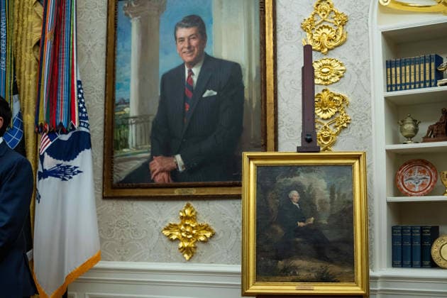 May 11, 2026, Washington, District Of Columbia, USA: A painting of George Washington is displayed during an event in the Oval Office of the White House in Washington, DC, USA. United States President Donald J Trump is meeting with healthcare workers as his administration launches Moms.gov to highlight resources for unexpected pregnancies Washington USA - ZUMAs152 20260511_faa_s152_073 Copyright: xAaronxSchwartzx-xPoolxviaxCNPx