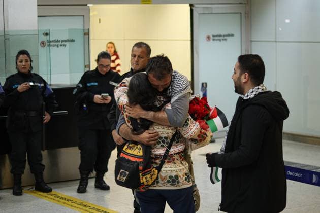 RECORD DATE NOT STATED Thiago Avila lands at Guarulhos International Airport. Sao Paulo (GRU), 11 05 2026 Thiago Avila, airport, Israel, Palestine, SP After days imprisoned in Israel, Brazilian activist Thiago Avila is released and lands at Guarulhos International Airport on the afternoon of this Monday (11).(Foto: Arthur Lamonier Thenews2 imago images) Thiago Avila lands at Guarulhos International Airport.  Copyright: xArthurxLamonierx