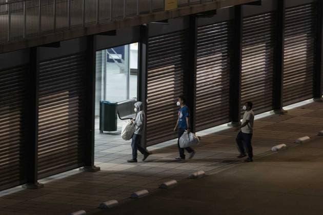 Planes carrying passengers and crew from Hantavirus-hit cruise ship land at Eindhoven Airport EINDHOVEN, NETHERLANDS - MAY 11: Personnel wearing hazmat suits are seen near one of the two planes carrying passengers and crew members from the Hantavirus-affected MV Hondius cruise ship after landing at Eindhoven Airport in Eindhoven, Netherlands on May 11, 2026. Nikos Oikonomou Anadolu Eindhoven Netherlands. Editorial use only. Please get in touch for any other usage.  Copyright: x2026xAnadoluxNikosxOikonomoux