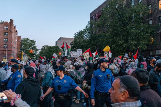 Brooklyn Synagogue Protest New York, NY May 11: Pro-Palestinian demonstrators and pro-Zionist counter protesters clashed in the Midwood neighborhood of Brooklyn during a protest against an Israeli real estate event accused by organizers of promoting the sale of Palestinian land in the occupied West Bank on May 11, 2026. Credit: Xavier Diaz AdMedia EDITORIAL USE ONLY  Copyright: xx AdMediax admphotostwo988426