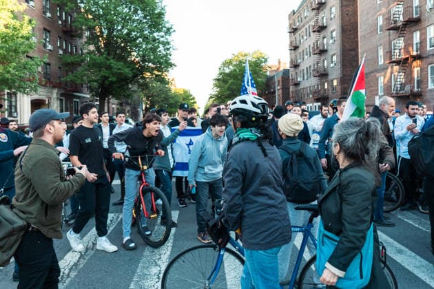 New York, NY May 11: Pro-Palestinian demonstrators and pro-Zionist counter protesters clashed in the Midwood neighborhood of Brooklyn during a protest against an Israeli real estate event accused by organizers of promoting the sale of Palestinian land in the occupied West Bank on May 11, 2026. Credit: Xavier Diaz USA - ZUMAa123 20260512_zaa_a123_009 Copyright: xAdMediax