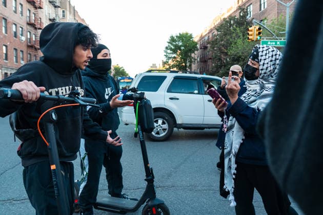 New York, NY May 11: Pro-Palestinian demonstrators and pro-Zionist counter protesters clashed in the Midwood neighborhood of Brooklyn during a protest against an Israeli real estate event accused by organizers of promoting the sale of Palestinian land in the occupied West Bank on May 11, 2026. Credit: Xavier Diaz USA - ZUMAa123 20260512_zaa_a123_014 Copyright: xAdMediax