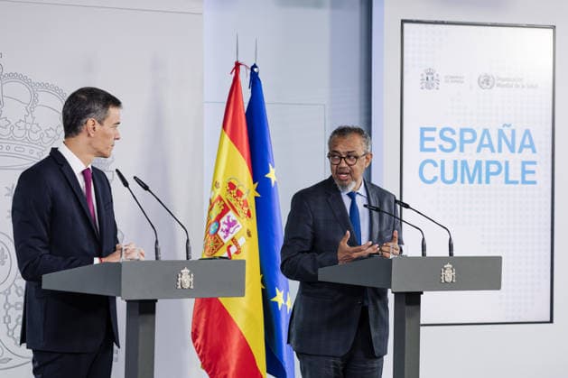 Sánchez receives the Director General of the WHO The President of the Government, Pedro Sánchez i , receives the Director General of the World Health Organization WHO , Tedros Adhanom d , at the Moncloa Palace, on May 12, 2026, in Madrid Spain The meeting aims to jointly assess progress in the management of the hantavirus crisis that has affected passengers and crew of the cruise ship MV Hondius 12 MAY 2026 Carlos Lujá Madrid Madrid Madrid Spain  Copyright: xCarlosxLujanx 7516609