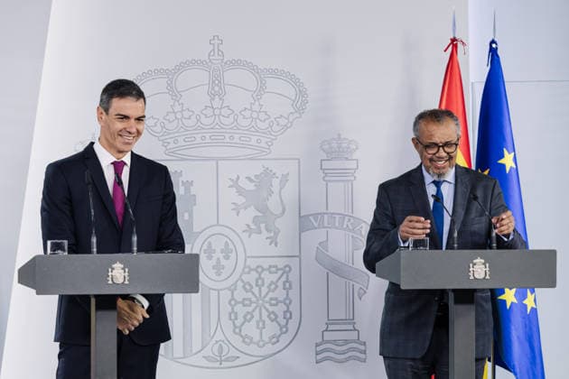 Sánchez receives the Director General of the WHO The President of the Government, Pedro Sánchez i , receives the Director General of the World Health Organization WHO , Tedros Adhanom d , at the Moncloa Palace, on May 12, 2026, in Madrid Spain The meeting aims to jointly assess progress in the management of the hantavirus crisis that has affected passengers and crew of the cruise ship MV Hondius 12 MAY 2026 Carlos Lujá Madrid Madrid Madrid Spain  Copyright: xCarlosxLujanx 7516606