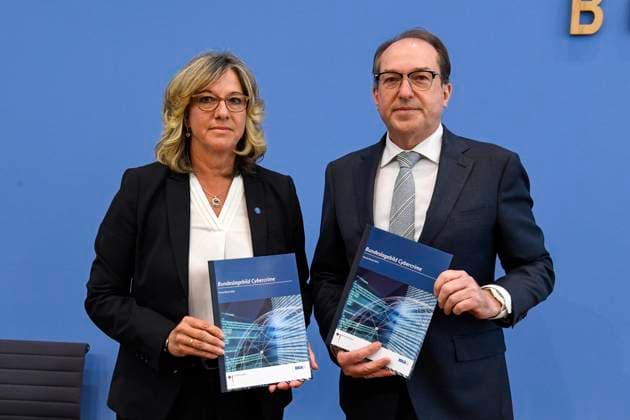 ABB BPK CYBERCRIME Federal Minister of the Interior Alexander Dobrindt Martina Link, Vice-President of the Federal Criminal Police Office BKA BPK Presentation of the BKA Federal Situation Report Cybercrime 2025 at the BPK Berlin Federal Press Conference on 12 05 2026 Berlin Germany