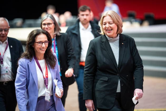 Federal Minister of Labor Bärbel Bas SPD speaks at the DGB Federal Congress in Berlin, On her arrival, together with Yasmin Fahimi, re-elected DGB Chairwoman left DGB Federal Congress 2026 in Berlin German Trade Union Confederation, Berlin Berlin Germany Hotel Estrel