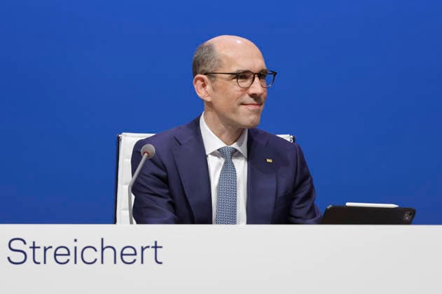 Till Streichert at the Annual General Meeting of Deutsche Lufthansa AG at Messe Frankfurt, Hall 5 1 Congress Center Frankfurt, 12 05 2026 Foto:xR.xSchmiegeltx xFuturexImagex lufthansa_6552