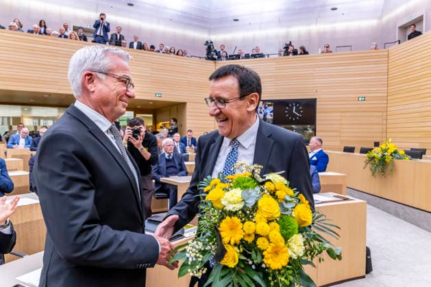 Constituent session of the 18th state parliament of Baden Württemberg President Wolfgang Reinhart on the right congratulates the newly elected state parliament president Thomas Strobl, CDU Curious Greens and CDU are equally strong with 56 MPs each AfD have 35 MPs, the SPD 10 12 05 2026, Stuttgart, Baden Württemberg, Germany