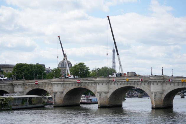 Installation immersive et éphémère dune œuvre dart monumentale de lartiste JR La Caverne du Pont Neuf à Paris, FRance, le 12 mai 2026 Anne Sophie Guebey Bestimage Immersive and ephemeral installation of a monumental artwork by the artist JR The Cave of the Pont Neuf in Paris, France, on May 12, 2026 Paris France  Copyright: xAnne-SophiexGuebeyx xBestimagexAnne-SophiexGuebeyx xBestimagex