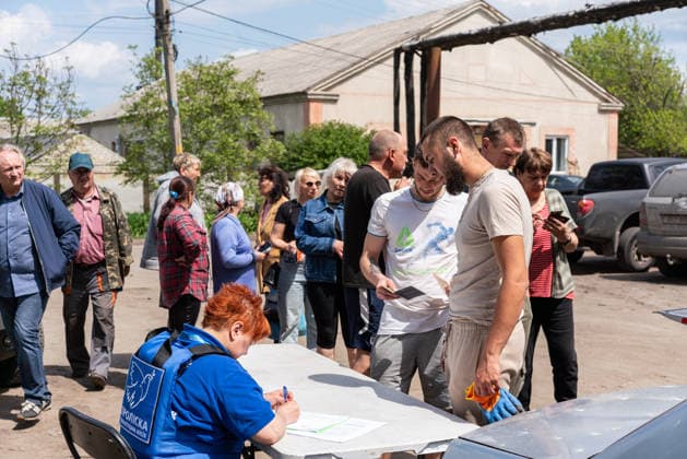 Aftermath of Russian drone attack in Kharkiv KHARKIV, UKRAINE - MAY 12: Aftermath of a drone attack in the city of Barvinkove in the Kharkiv region, Ukraine on May 12, 2026. More than 30 apartments were damaged, as the members of Proliska arrived at the location to help the residents affected by the attack. Carlo Bravo Anadolu Kharkiv Ukraine. Editorial use only. Please get in touch for any other usage.  Copyright: x2026xAnadoluxCarloxBravox