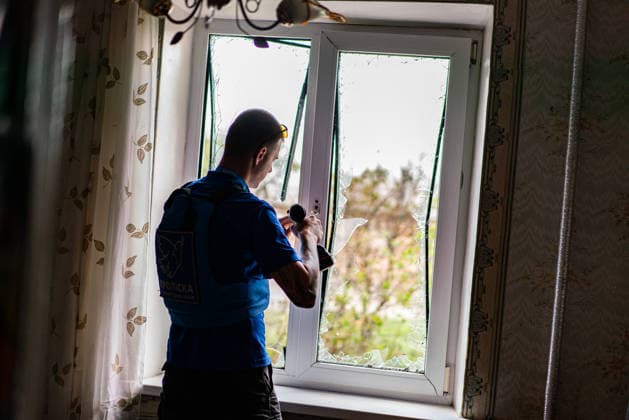 Aftermath of Russian drone attack in Kharkiv KHARKIV, UKRAINE - MAY 12: A view of a damaged window after a drone attack in the city of Barvinkove in the Kharkiv region, Ukraine on May 12, 2026. More than 30 apartments were damaged, as the members of Proliska arrived at the location to help the residents affected by the attack. Carlo Bravo Anadolu Kharkiv Ukraine. Editorial use only. Please get in touch for any other usage.  Copyright: x2026xAnadoluxCarloxBravox
