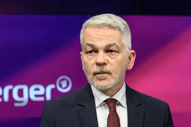 v l Carlo Masala military expert , GER, Berlin, studio, guest on Maischberger, political talk show, TV, format, with presenter Sandra Maischberger, Das Erste, from Adlershof Am Studio 20, 12 May 2026, Copyright: HMBxMedia UwexKoch