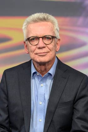 v l Thomas de Maiziere, CDU former Federal Minister , GER, Berlin, Studio, guest on Maischberger, political talk show, TV, format, with presenter Sandra Maischberger, Das Erste, from Adlershof Am Studio 20, 12 May 2026, Copyright: HMBxMedia UwexKoch