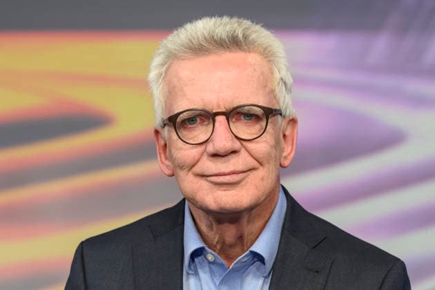 v l Thomas de Maiziere, CDU former Federal Minister , GER, Berlin, Studio, guest on Maischberger, political talk show, TV, format, with presenter Sandra Maischberger, Das Erste, from Adlershof Am Studio 20, 12 May 2026, Copyright: HMBxMedia UwexKoch