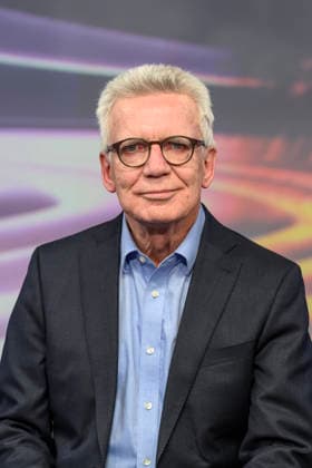 v l Thomas de Maiziere, CDU former Federal Minister , GER, Berlin, Studio, guest on Maischberger, political talk show, TV, format, with presenter Sandra Maischberger, Das Erste, from Adlershof Am Studio 20, 12 May 2026, Copyright: HMBxMedia UwexKoch