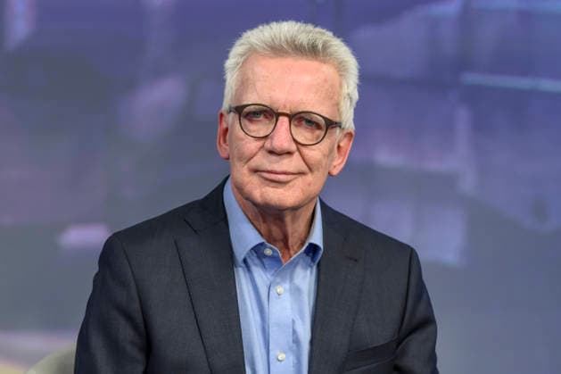 v l Thomas de Maiziere, CDU former Federal Minister , GER, Berlin, Studio, guest on Maischberger, political talk show, TV, format, with presenter Sandra Maischberger, Das Erste, from Adlershof Am Studio 20, 12 May 2026, Copyright: HMBxMedia UwexKoch
