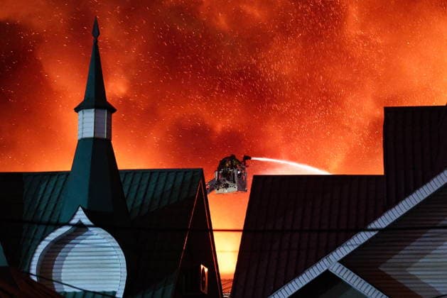 RUSSIA, MOSCOW - MAY 13, 2026: Firefighters battle a fire at the Izmailovo Kremlin. Sofya Sandurskaya TASS  92389036