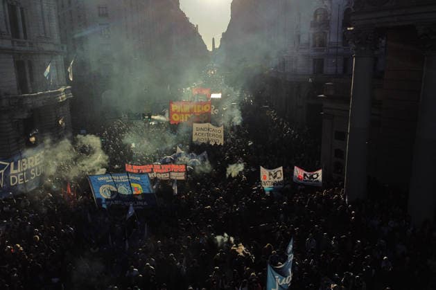 Nationwide march in defense of public university held in Buenos Aires BUENOS AIRES, ARGENTINA - MAY 12: An aerial view of demonstrators carrying banners, flags, and signs demanding higher education funding and salary increases for professors and researchers during a nationwide march toward Plaza de Mayo in Buenos Aires, Argentina, on May 12, 2026. Protesters demand the implementation of the University Funding Law, oppose budget cuts introduced by the government of Argentine President Javier Milei, and advocate for the protection of Argentina’s public university system amid the country’s economic crisis and austerity measures. Luciano Gonzalez Anadolu Buenos Aires Argentina. Editorial use only. Please get in touch for any other usage.  Copyright: x2026xAnadoluxLucianoxGonzalezx