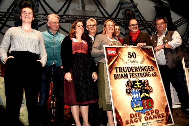 Dr Helena Friedrich SPD Schwinghammer Vors Landtagsstimmkreis Christian Springer Kabarettist Lena Odell Stadtraetin Dr Karl Ibscher 2 Vorsitzender Truderinger Buam Monika Schmid Balzert SPD Stadtraetin David Rausch SPD Neuperlach Vorsitzender Markus Rinderspacher SPD Fraktionsvorsitzender MdL Franz Riesch Trudering