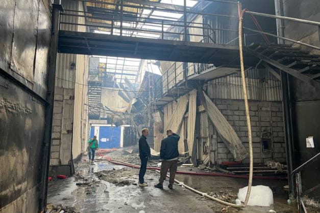 RUSSIA, MOSCOW - MAY 13, 2026: Damage from a fire in Vernisazhnaya Street. The fire covered a floor area of 3,000 sq m, causing the roof to collapse. The adjacent Izmailovo Kremlin and Stalin s Bunker remaned intact. Sergei Shakhidzhanyan TASS  92396435