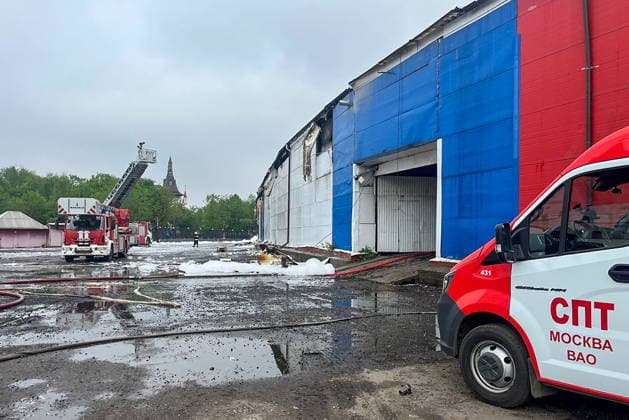 RUSSIA, MOSCOW - MAY 13, 2026: Damage from a fire in Vernisazhnaya Street. The fire covered a floor area of 3,000 sq m, causing the roof to collapse. The adjacent Izmailovo Kremlin and Stalin s Bunker remaned intact. Sergei Shakhidzhanyan TASS  92396561