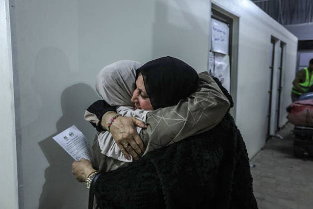 Group of Palestinians return to Gaza via Rafah Border Crossing KHAN YUNIS, GAZA, PALESTINE - MAY 13: A group of Palestinians, including those who received medical treatment in Egypt and their companions, arrive in the city of Khan Yunis, Gaza, Palestine via the Rafah Border Crossing on May 13, 2026. After Israel permitted limited passage, the returning Palestinians were greeted by their families and relatives following their journey back into the Gaza Strip. Abed Rahim Khatib Anadolu Khan Yunis Gaza. Editorial use only. Please get in touch for any other usage.  Copyright: x2026xAnadoluxAbedxRahimxKhatibx