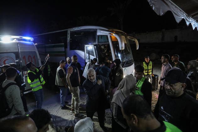 Group of Palestinians return to Gaza via Rafah Border Crossing KHAN YUNIS, GAZA, PALESTINE - MAY 13: A group of Palestinians, including those who received medical treatment in Egypt and their companions, arrive in the city of Khan Yunis, Gaza, Palestine via the Rafah Border Crossing on May 13, 2026. After Israel permitted limited passage, the returning Palestinians were greeted by their families and relatives following their journey back into the Gaza Strip. Abed Rahim Khatib Anadolu Khan Yunis Gaza. Editorial use only. Please get in touch for any other usage.  Copyright: x2026xAnadoluxAbedxRahimxKhatibx