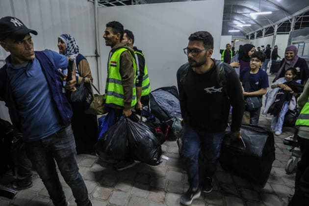 Group of Palestinians return to Gaza via Rafah Border Crossing KHAN YUNIS, GAZA, PALESTINE - MAY 13: A group of Palestinians, including those who received medical treatment in Egypt and their companions, arrive in the city of Khan Yunis, Gaza, Palestine via the Rafah Border Crossing on May 13, 2026. After Israel permitted limited passage, the returning Palestinians were greeted by their families and relatives following their journey back into the Gaza Strip. Abed Rahim Khatib Anadolu Khan Yunis Gaza. Editorial use only. Please get in touch for any other usage.  Copyright: x2026xAnadoluxAbedxRahimxKhatibx