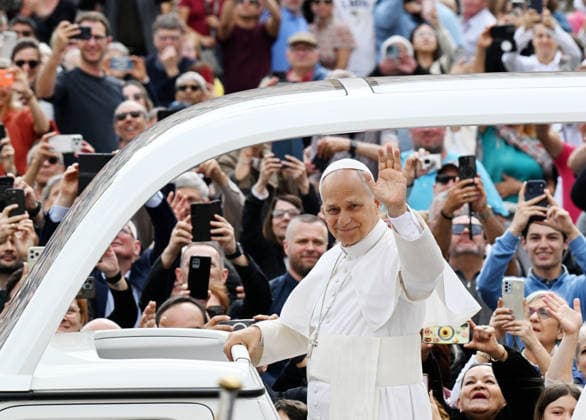 Pope Leo XIV Leads The General Audience - Vatican Pope Leo XIV attends the weekly general audience in Saint Peter’s square, Vatican on May 13, 2026. Photo by Eric Vandeville ABACAPRESS.COM Rome Vatican (or Holy See)  Copyright: xVandevillexEric ABACAx